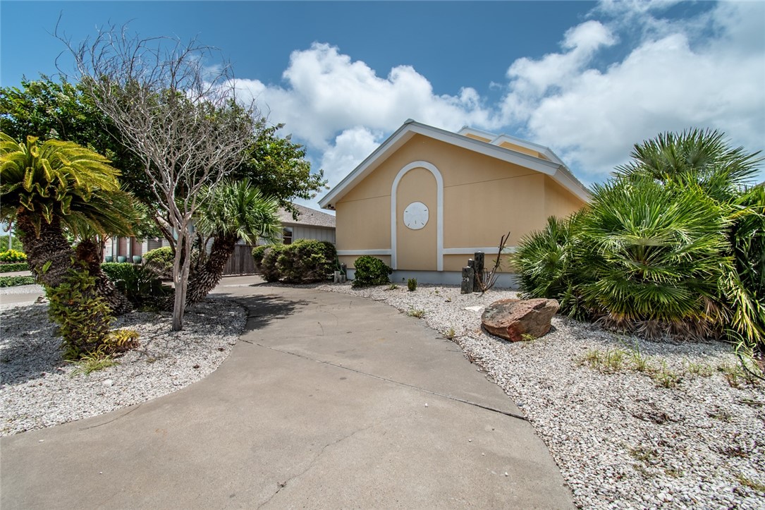 129 Sea Breeze Dr Property Photo 2
