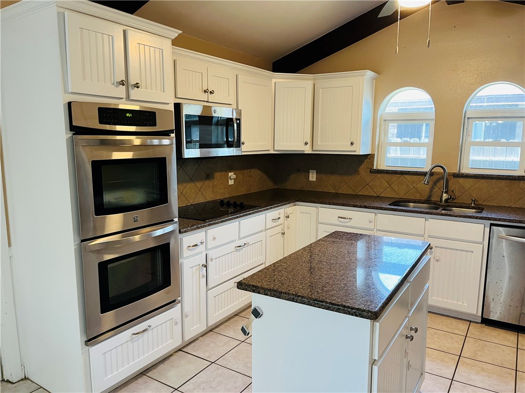 104 Poesta Dr Property Photo 8