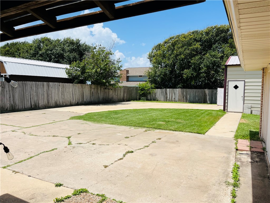 104 Poesta Dr Property Photo 29