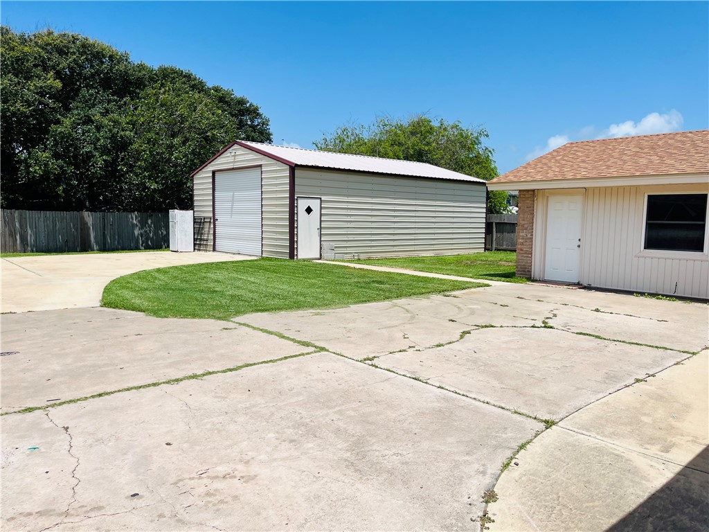 104 Poesta Dr Property Photo 30