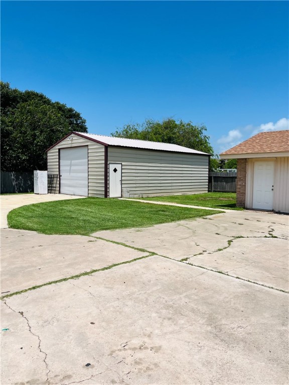 104 Poesta Dr Property Photo 31