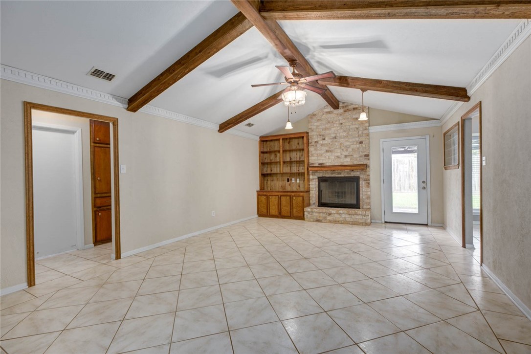 2213 Live Oak Dr Property Photo 6