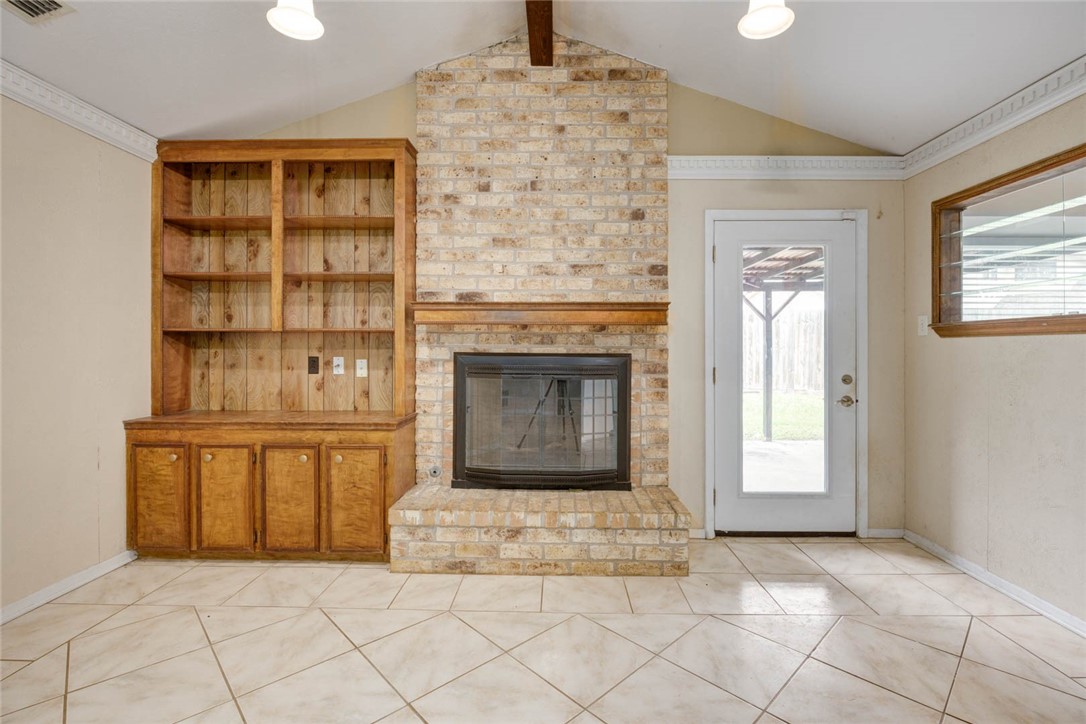 2213 Live Oak Dr Property Photo 8