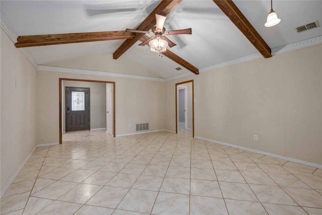 2213 Live Oak Dr Property Photo 9
