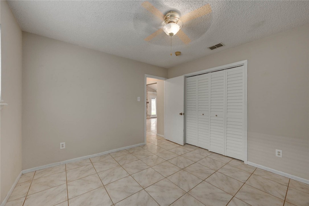 2213 Live Oak Dr Property Photo 11