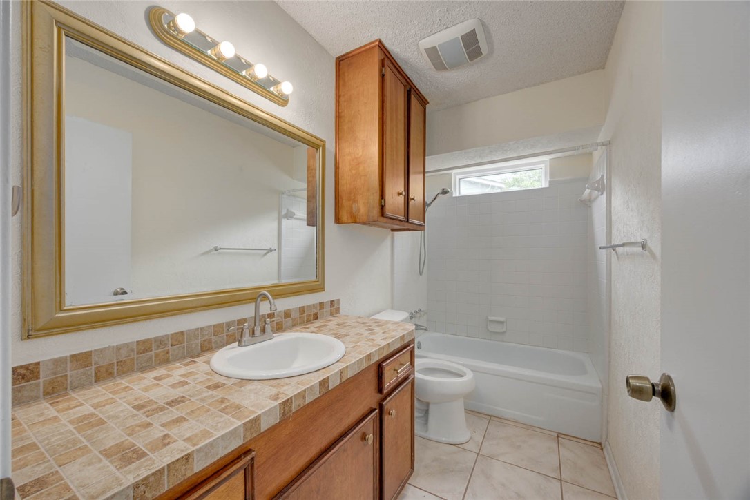 2213 Live Oak Dr Property Photo 12