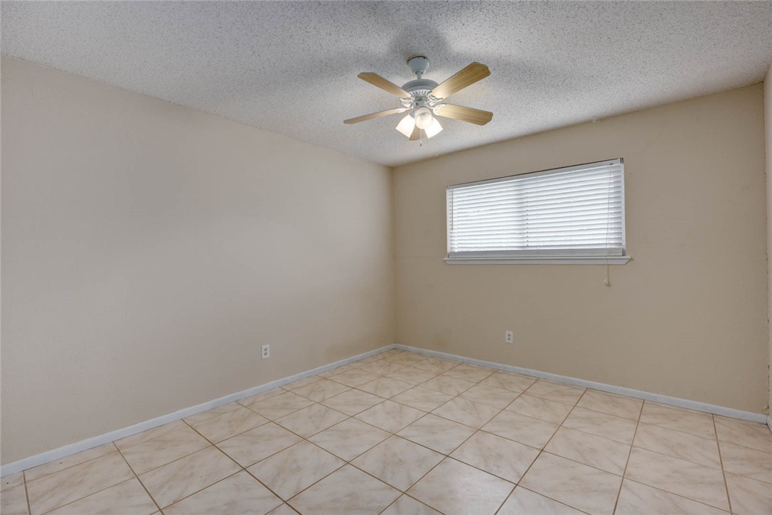 2213 Live Oak Dr Property Photo 13
