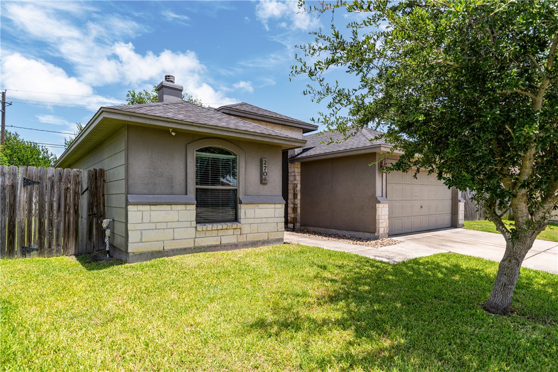 2706 Lake Rhapsody Dr Property Photo 2