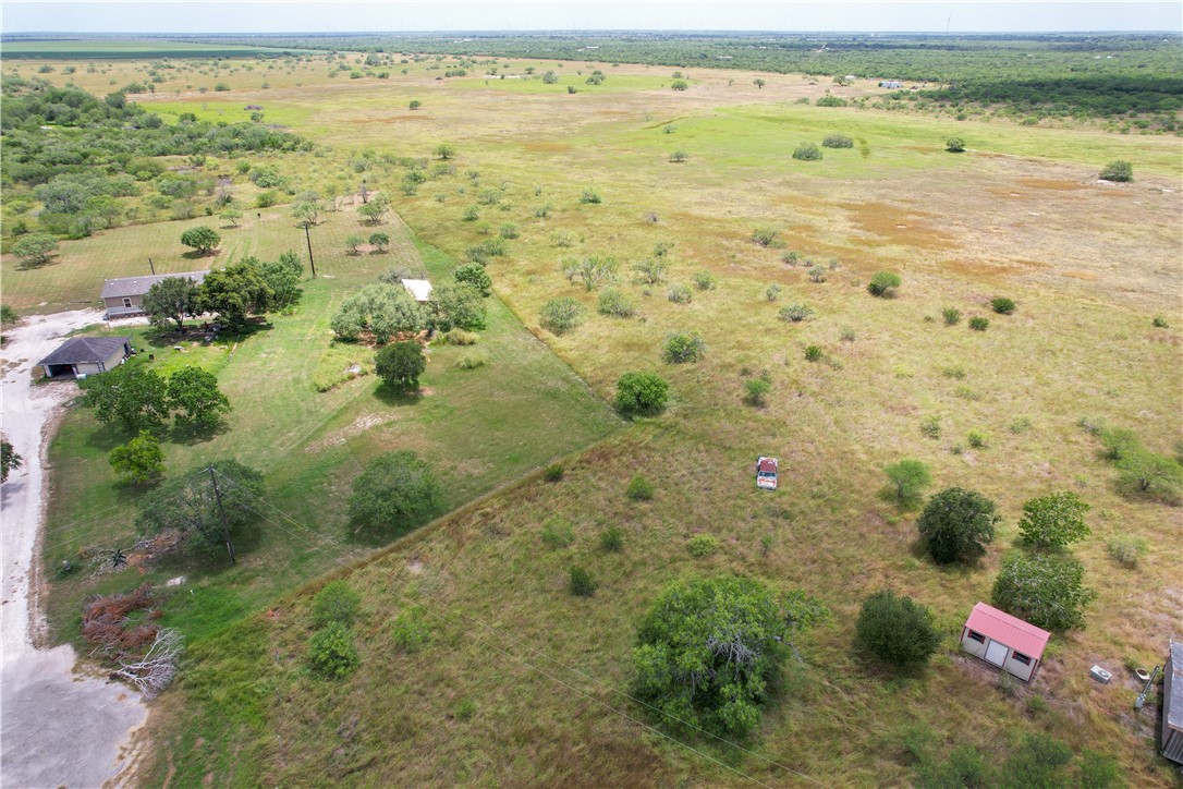 1500 Lois Property Photo 7