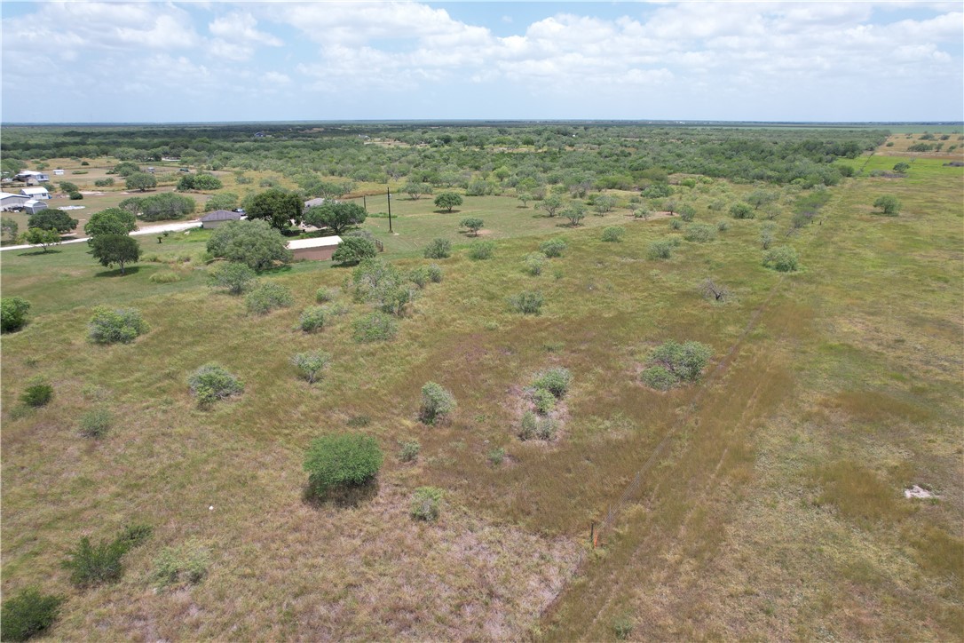 1500 Lois Property Photo 8