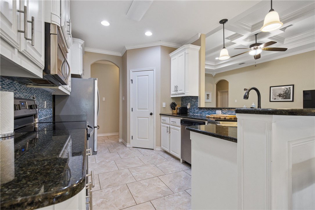 15229 Capstan St Property Photo 8