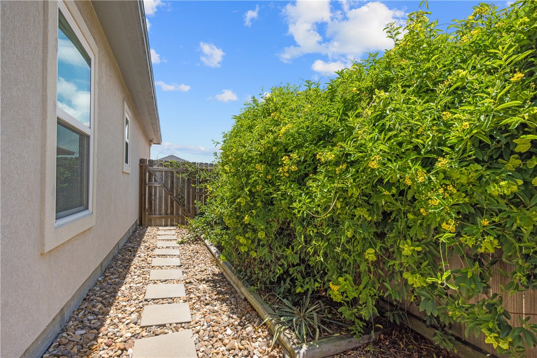 15229 Capstan St Property Photo 33