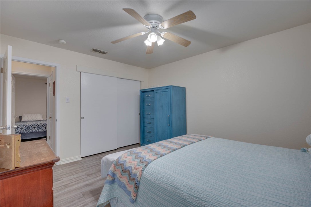 813 Saint Paul Property Photo 15