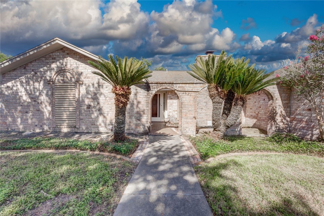 4621 Weiskopf Property Photo 3