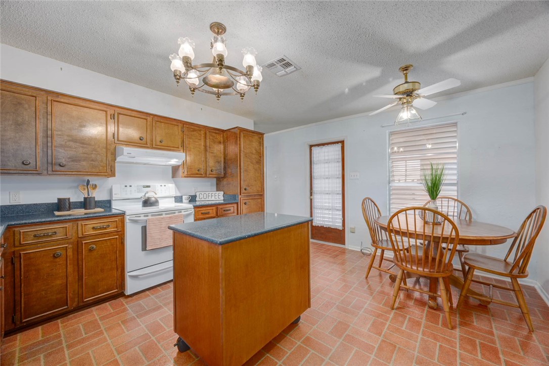 4621 Weiskopf Property Photo 15