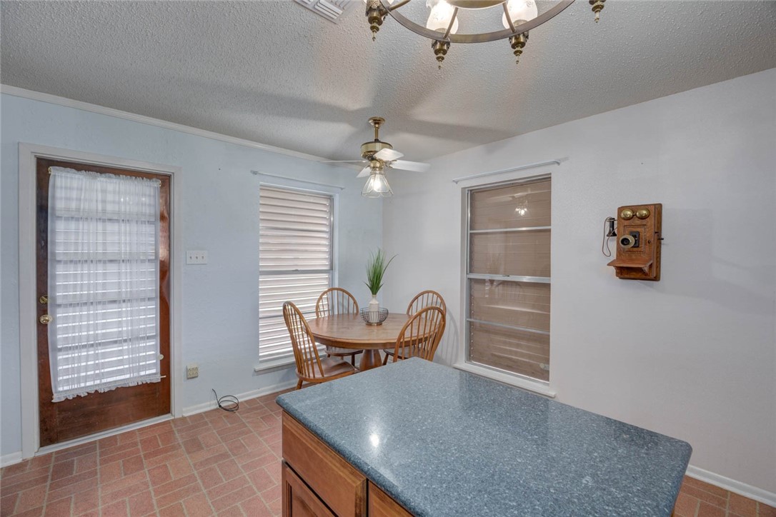4621 Weiskopf Property Photo 16