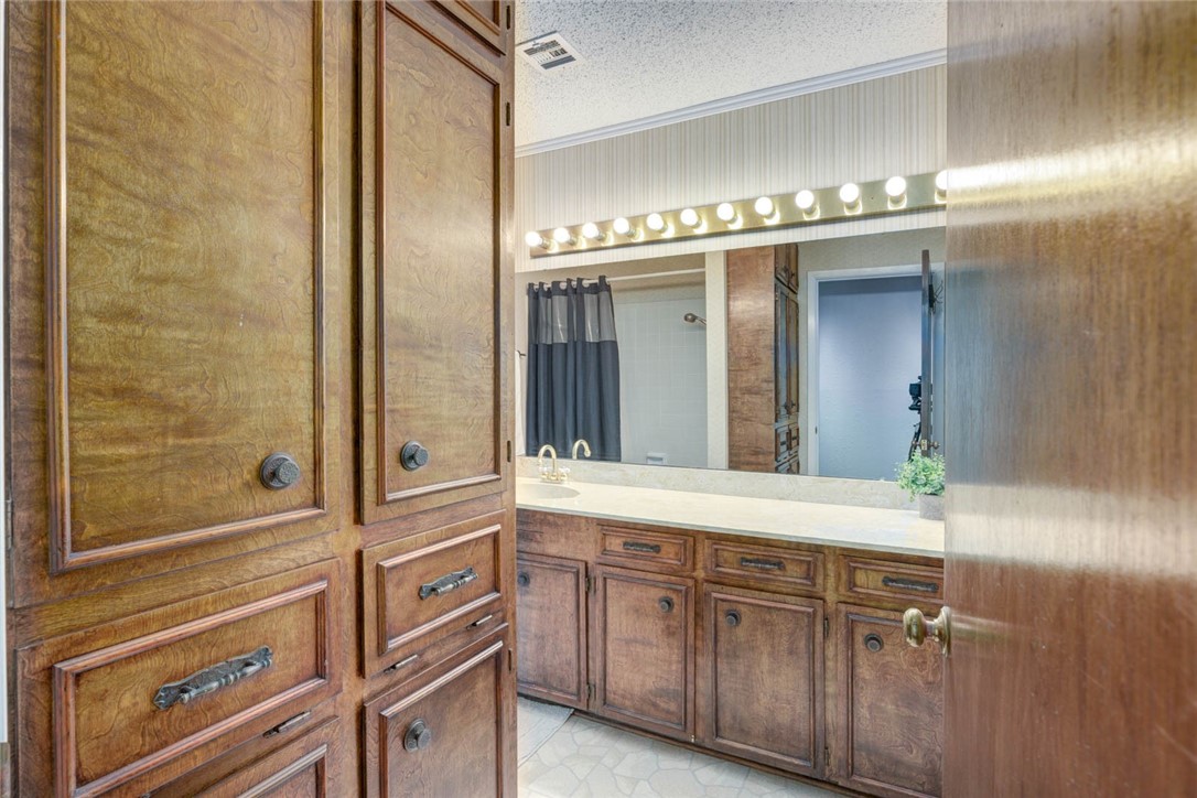 4621 Weiskopf Property Photo 28