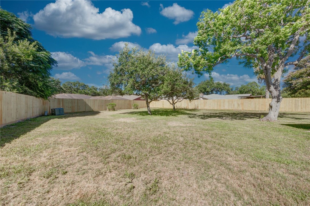 4621 Weiskopf Property Photo 36