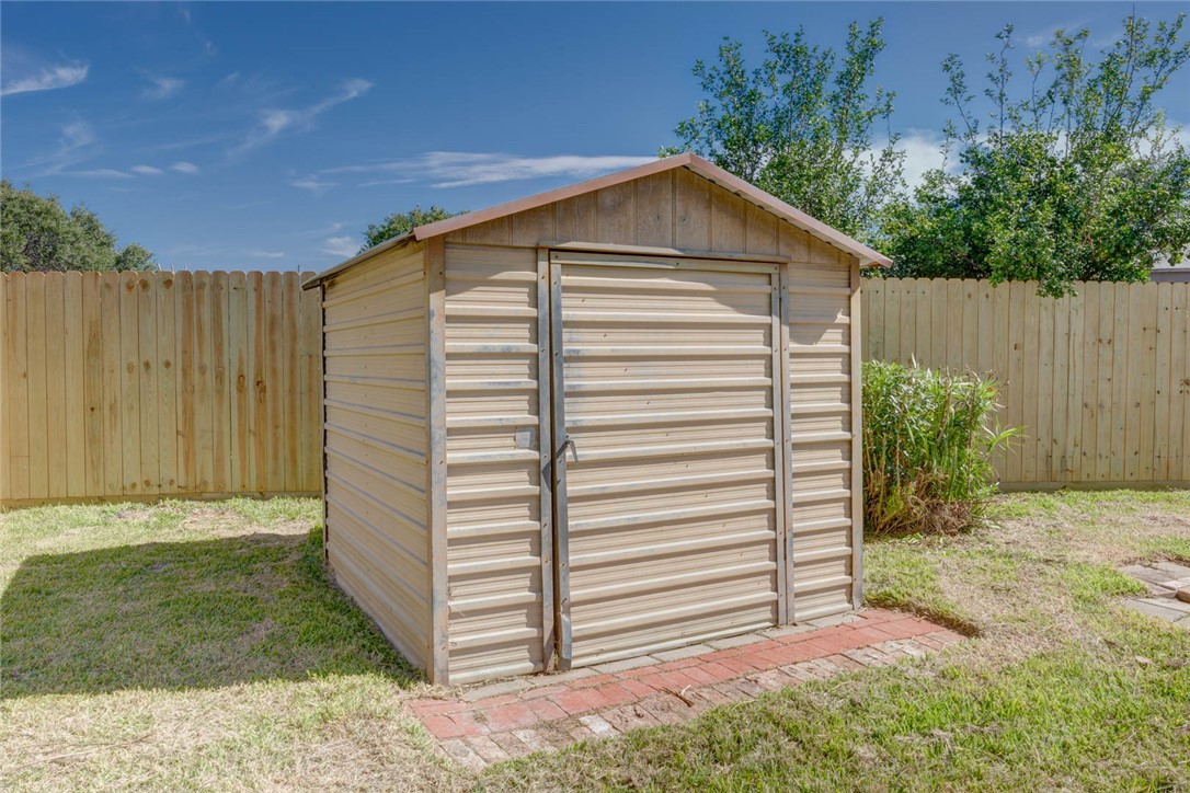 4621 Weiskopf Property Photo 37