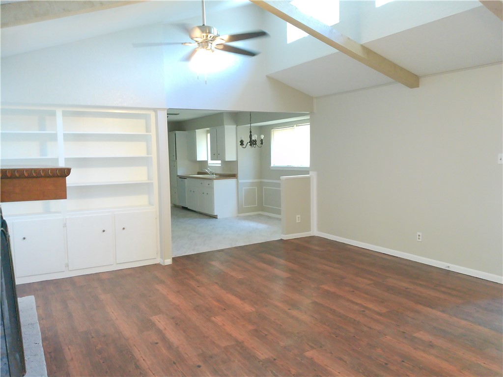 4622 Newbury Property Photo 5