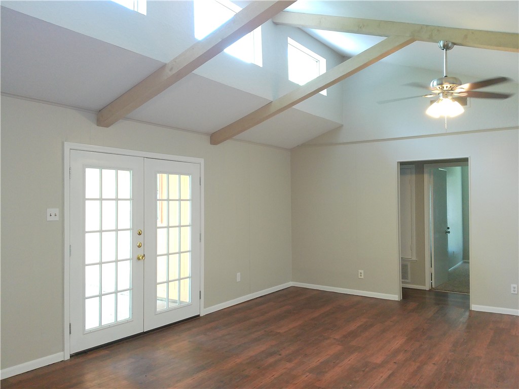 4622 Newbury Property Photo 6