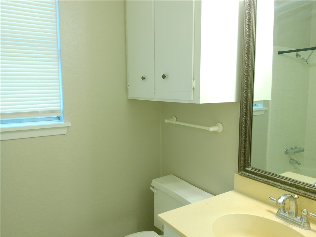 4622 Newbury Property Photo 13
