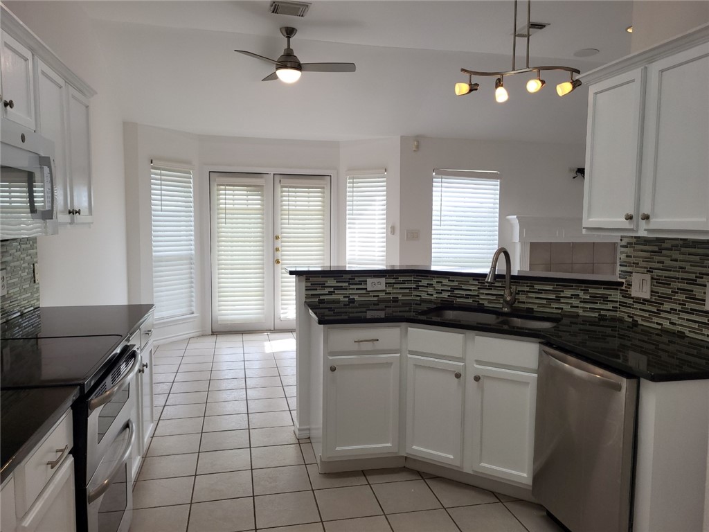 4909 Lake Nocona Dr Property Photo 7