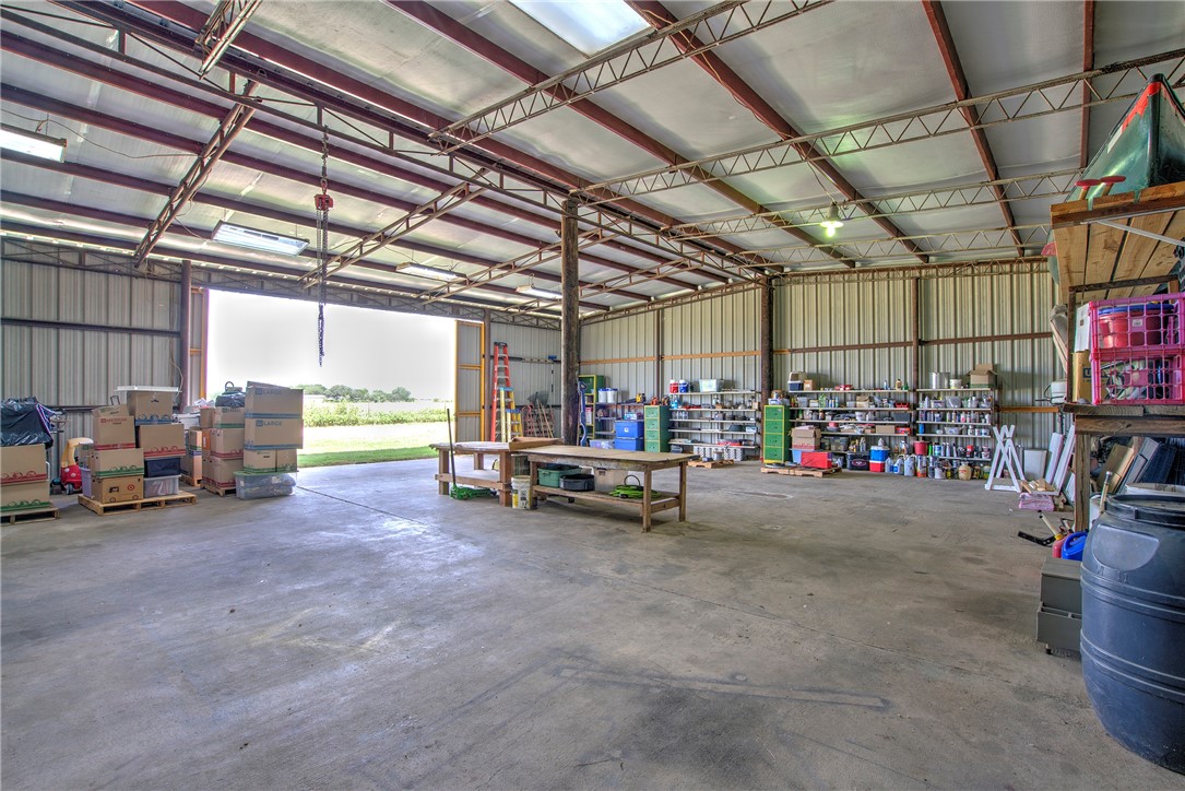 9386 Private Road 2155 Property Photo 10