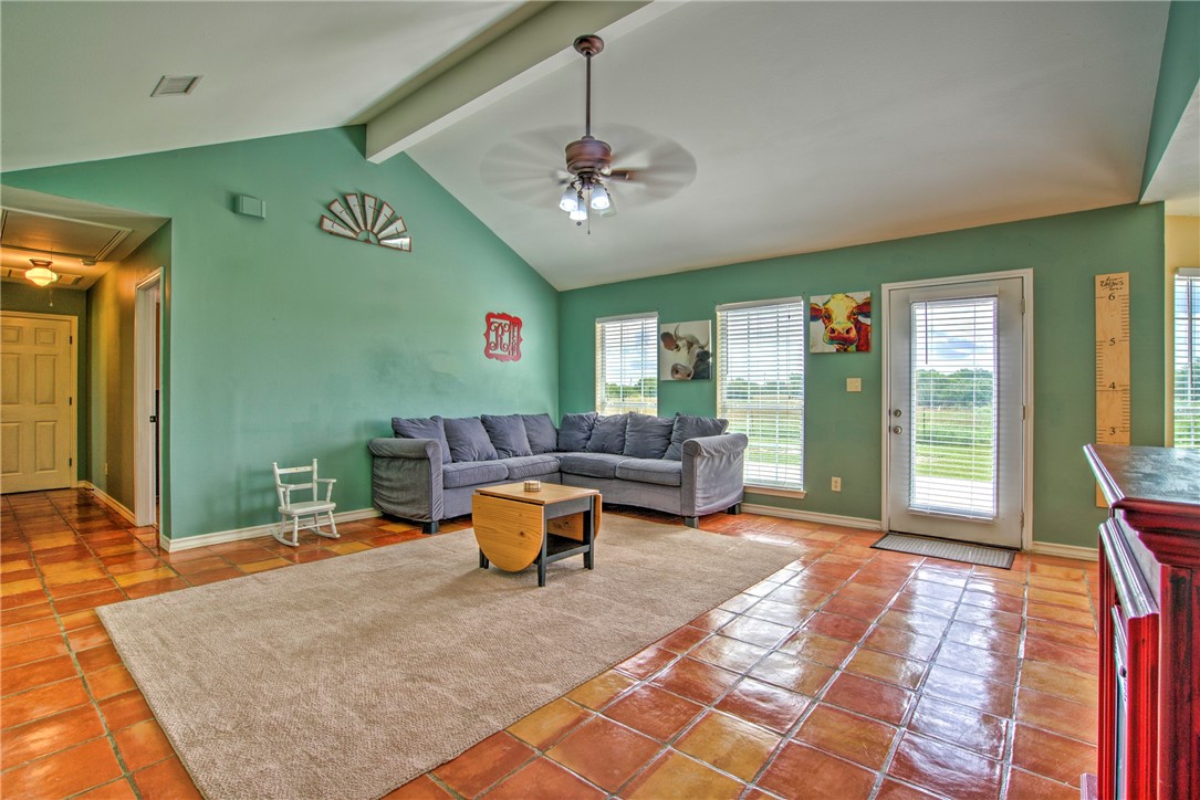 9386 Private Road 2155 Property Photo 24