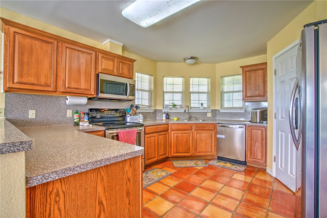 9386 Private Road 2155 Property Photo 32