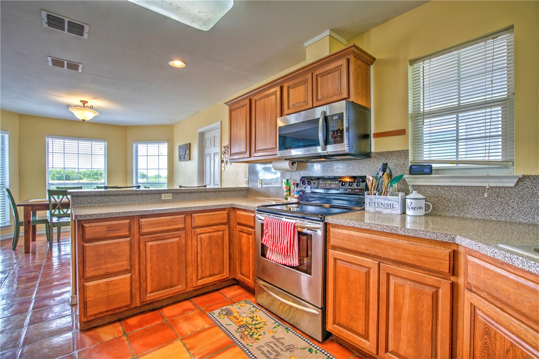 9386 Private Road 2155 Property Photo 34