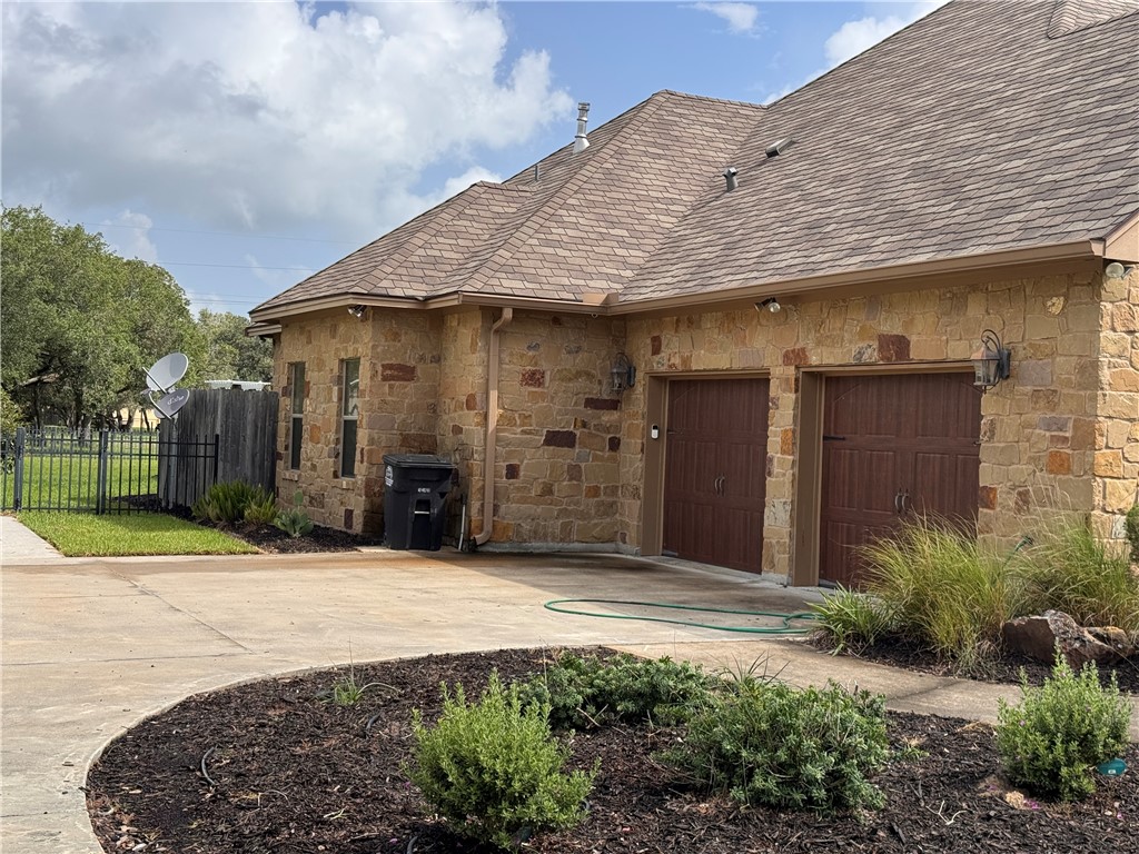 18 Post Oak Property Photo 4