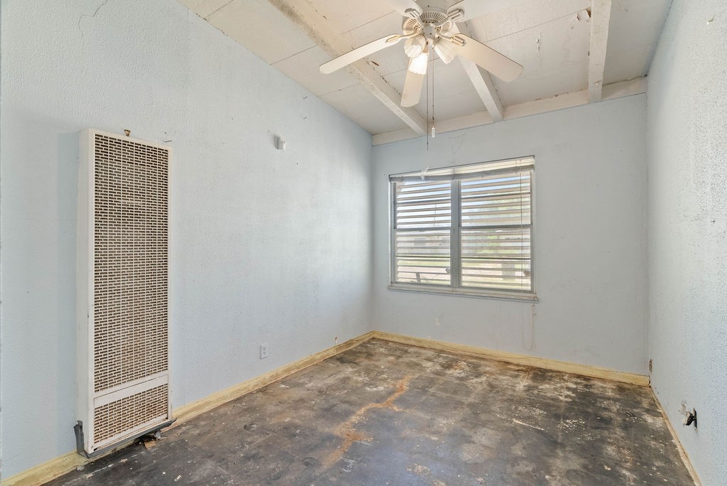 925 Hazel Dr Property Photo 2