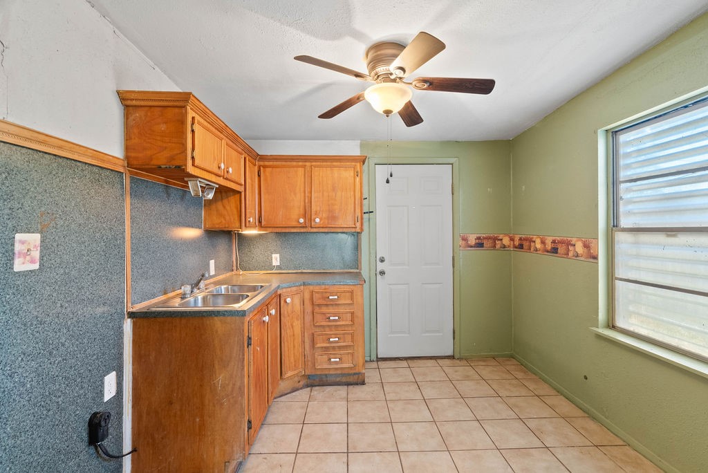 925 Hazel Dr Property Photo 11