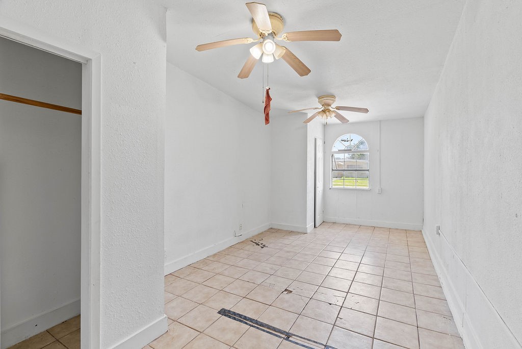 925 Hazel Dr Property Photo 12