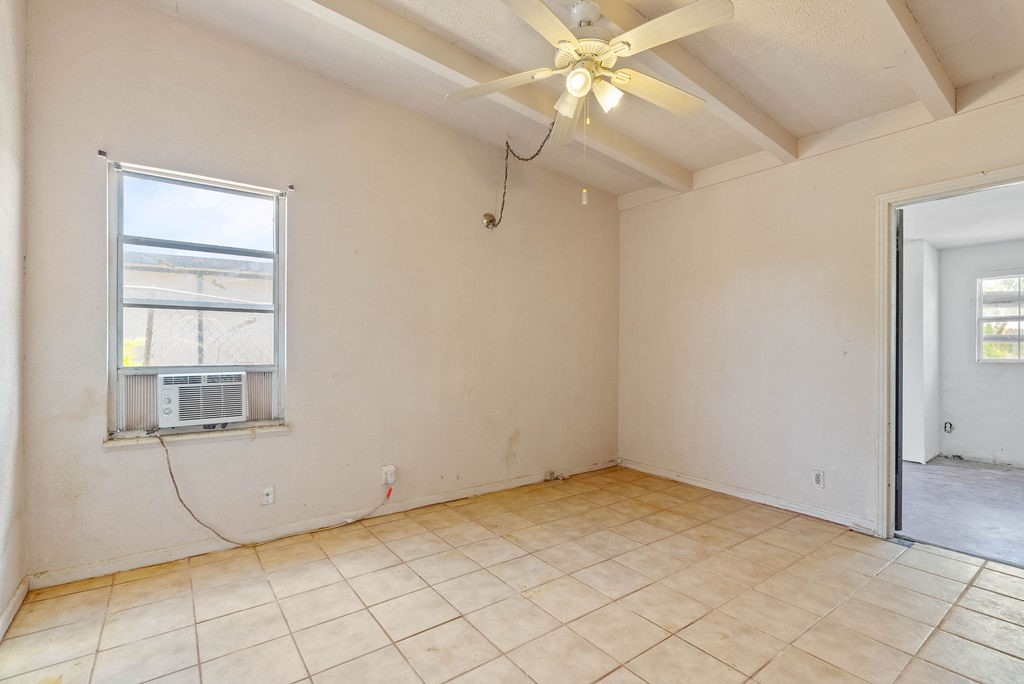 925 Hazel Dr Property Photo 13