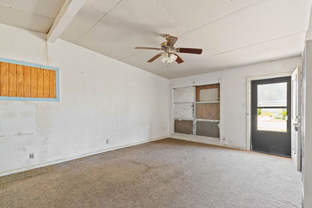 925 Hazel Dr Property Photo 14