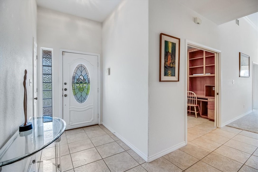 637 Pompano Dr Property Photo 4