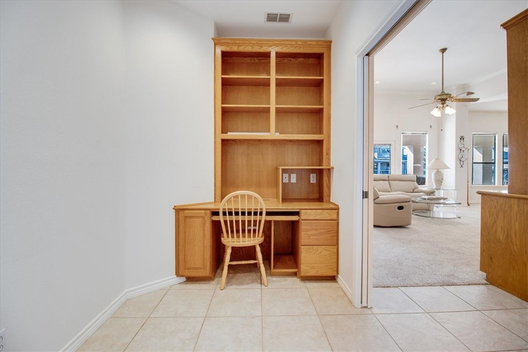 637 Pompano Dr Property Photo 6