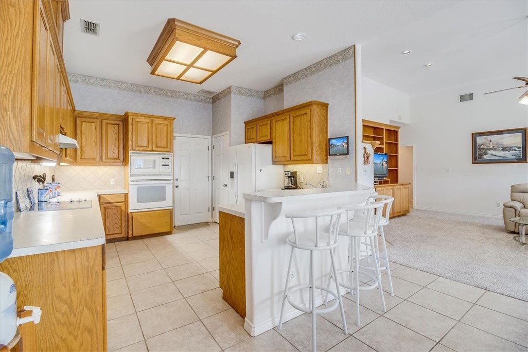 637 Pompano Dr Property Photo 14