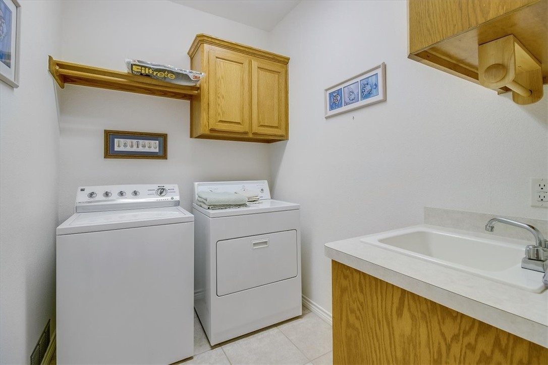 637 Pompano Dr Property Photo 26