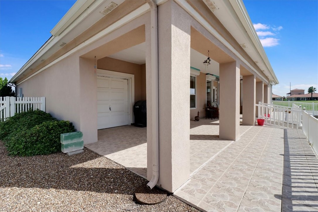 637 Pompano Dr Property Photo 29