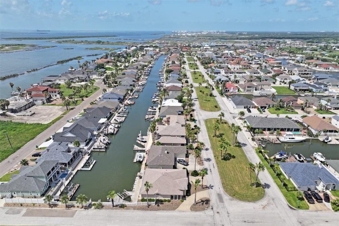 637 Pompano Dr Property Photo 34