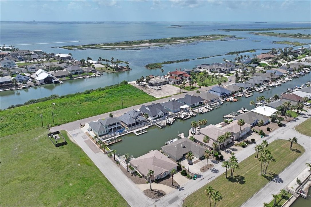 637 Pompano Dr Property Photo 35