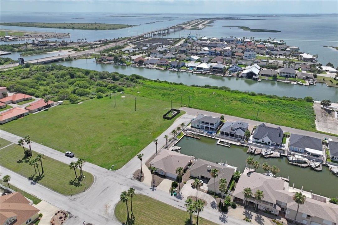 637 Pompano Dr Property Photo 36