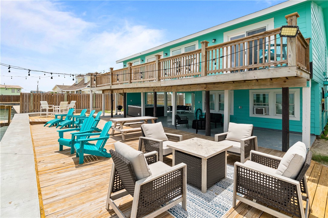 710 Copano Cove Property Photo 4