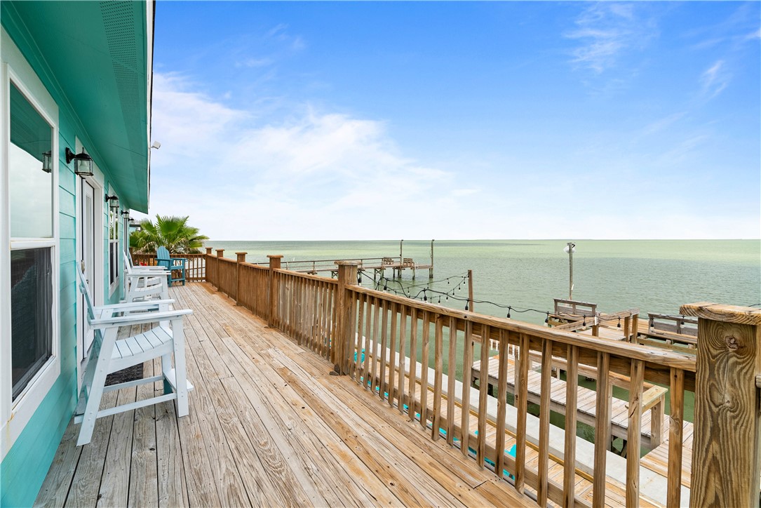 710 Copano Cove Property Photo 7