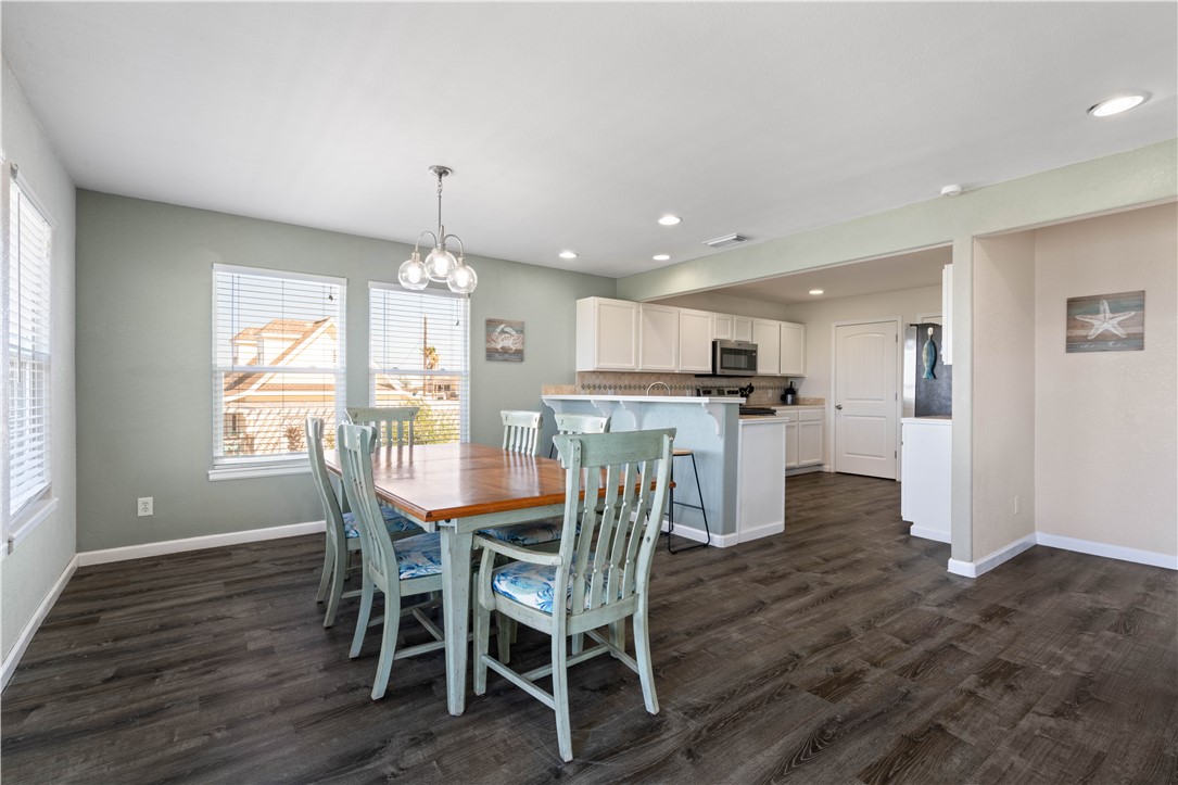 710 Copano Cove Property Photo 10