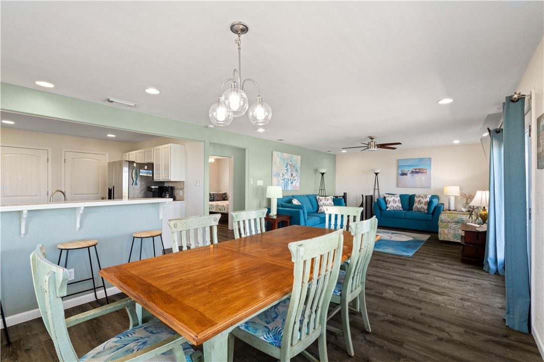710 Copano Cove Property Photo 11