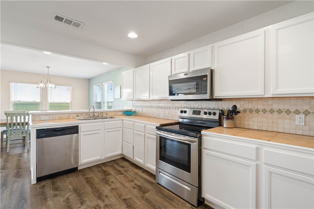 710 Copano Cove Property Photo 13